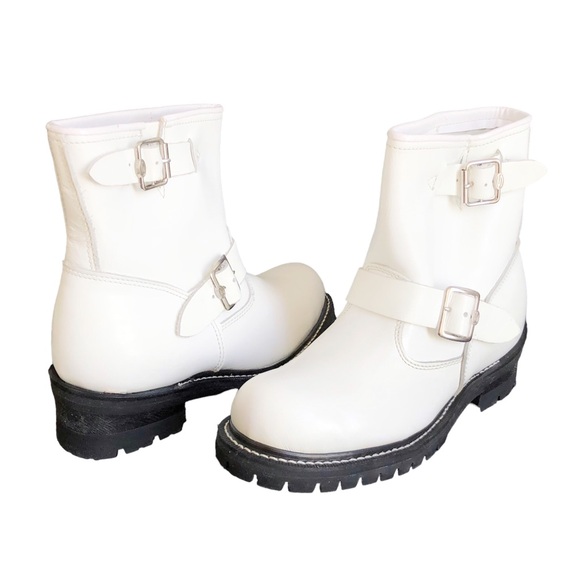 Vintage Skechers Boots Womens Size 6 White Leather Bootie Oil Resistant EUC - Picture 1 of 9